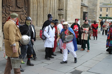 Saturday Performances: Ripley Guisers outside Bath Abbey